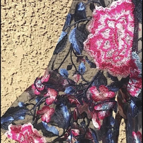 🏵️💚 ZARA Floral Embroidered Top - Picture 7 of 8